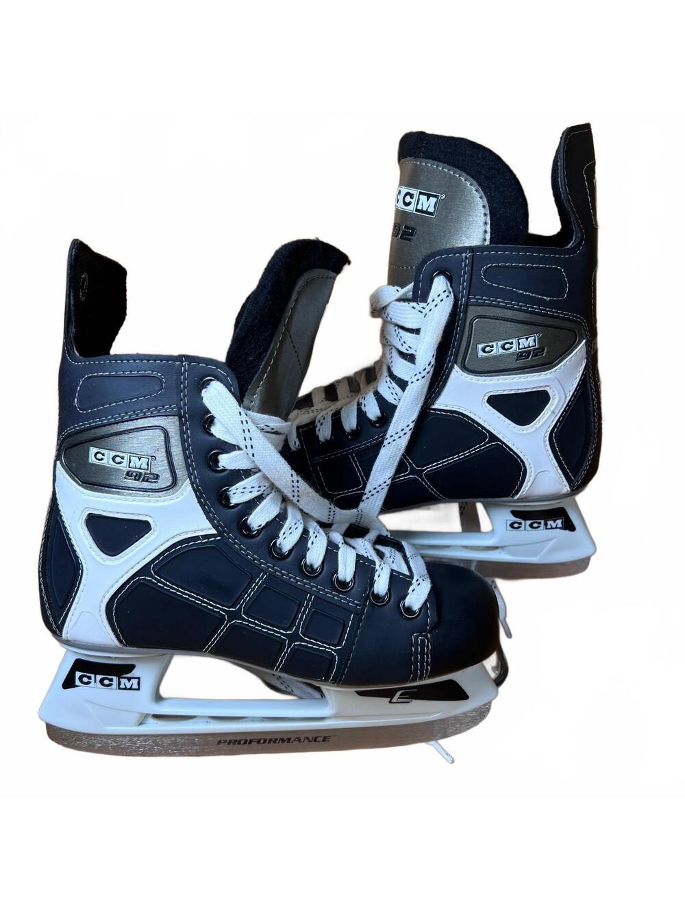 CCM 92 Youth Ice Hockey Skates Black White Size 6